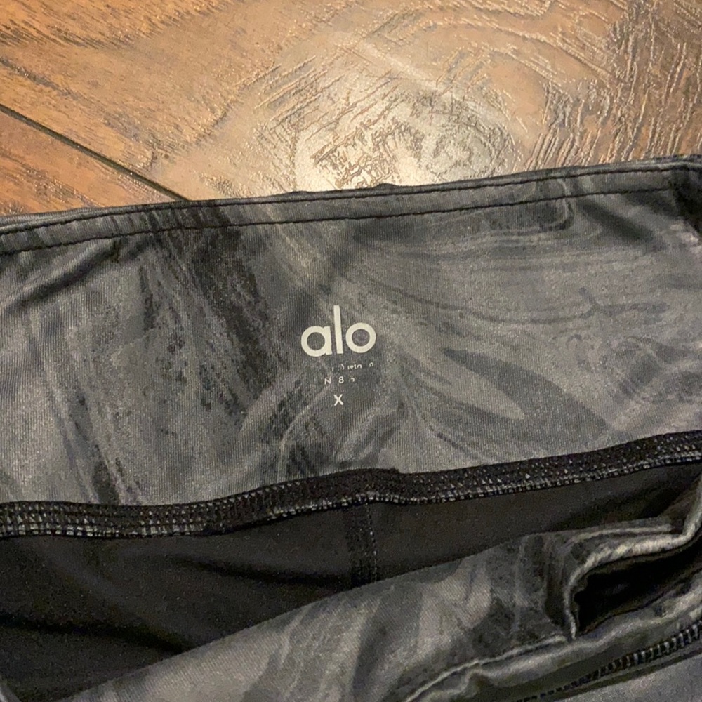 Alo Yoga High Waisted Goddess Legging XS - Picture 5 of 9